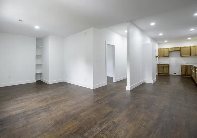 Photo 4 of Single family home for sale at 2708 N Chamberlain Ave, Chattanooga, TN 37406 | MLS# 1543948 | Listing updated on 2026-10-03