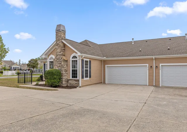 Listing Photo 4 - Condo for sale in building located at 2419 Baskette Wy, Chattanooga, TN 37421