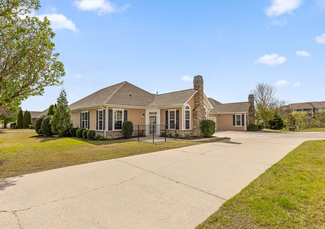 Listing Photo 5 - Condo for sale in building located at 2419 Baskette Wy, Chattanooga, TN 37421