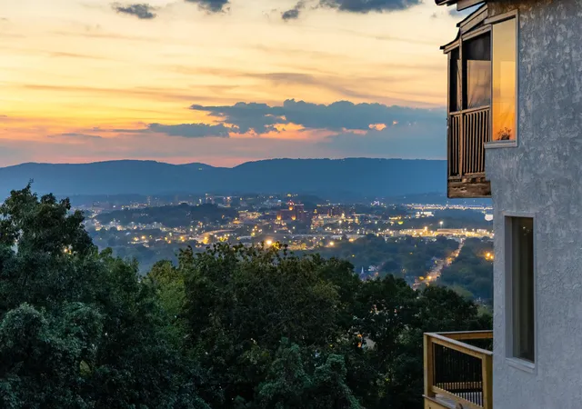 Photo 1 of Single family home for sale at 177 N Crest Rd, Chattanooga, TN 37404 | MLS# 1544163 | Listing updated on 2026-10-10