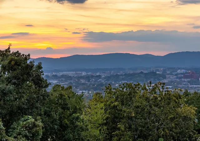 Photo 2 of Single family home for sale at 177 N Crest Rd, Chattanooga, TN 37404 | MLS# 1544163 | Listing updated on 2026-10-10