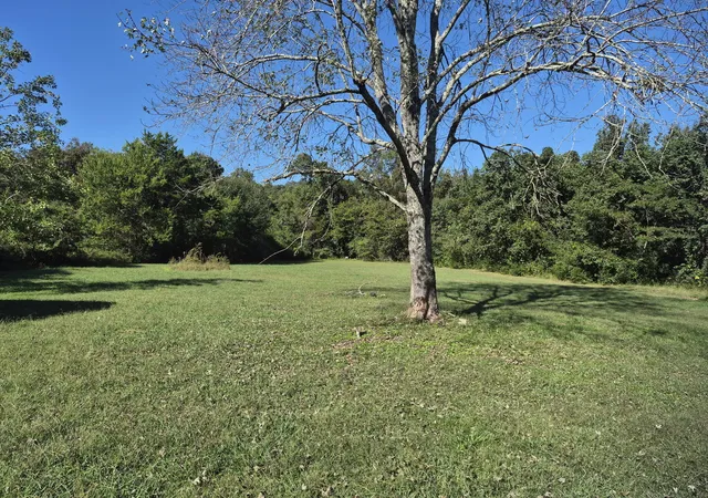 Photo 3 of Single family home for sale at 332 Rainbow Dr, Rossville, GA 30741 | MLS# 1544165 | Listing updated on 2026-10-14