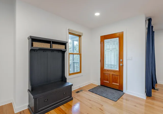 Photo 3 of Single family home for sale at 106 Everett St, Chattanooga, TN 37409 | MLS# 1544094 | Listing updated on 2026-10-08