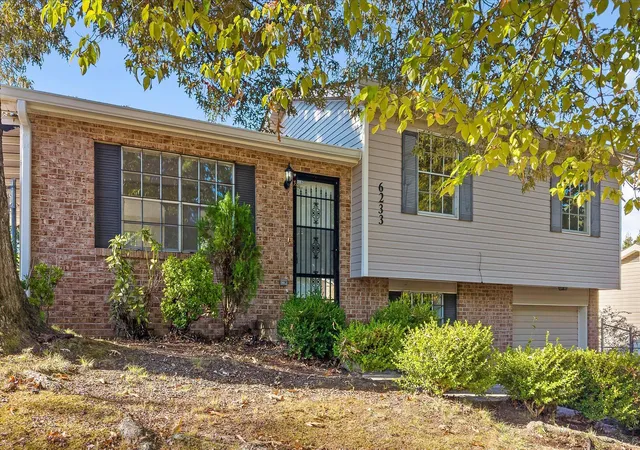 Photo 2 of Single family home for sale at 6233 Canoe Ln, Chattanooga, TN 37416 | MLS# 1544311 | Listing updated on 2026-10-09