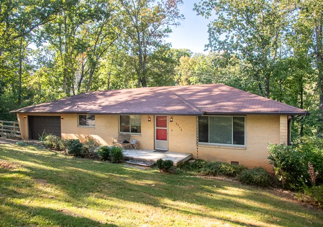 Photo 1 of Single family home for sale at 3219 Ozark Cir, Chattanooga, TN 37415 | MLS# 1544366 | Listing updated on 2026-10-23