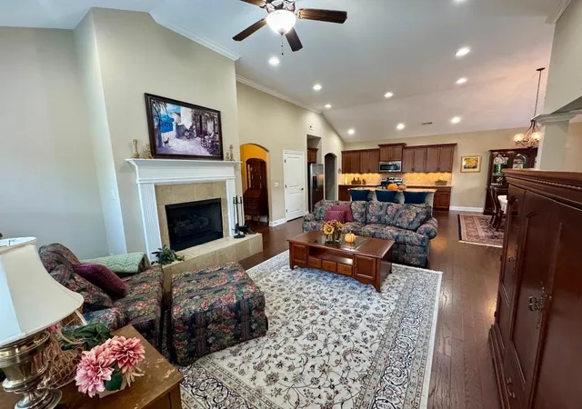 Listing Photo 1 - Condo for sale in building located at 1617 Sedgefield Dr, Ooltewah, TN 37363 - Unit #
