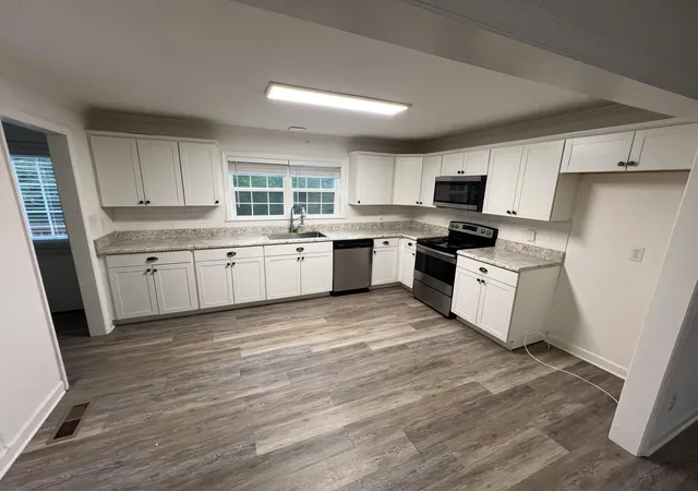 Photo 3 of Sale Pending at 1577 Akins Dr, Chattanooga, TN 37411 | MLS# 1544411 | Listing updated on 2026-10-15