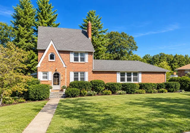 Photo 1 of Single family home for sale at 1621 S Rugby Pl, Chattanooga, TN 37412 | MLS# 1544474 | Listing updated on 2026-10-26