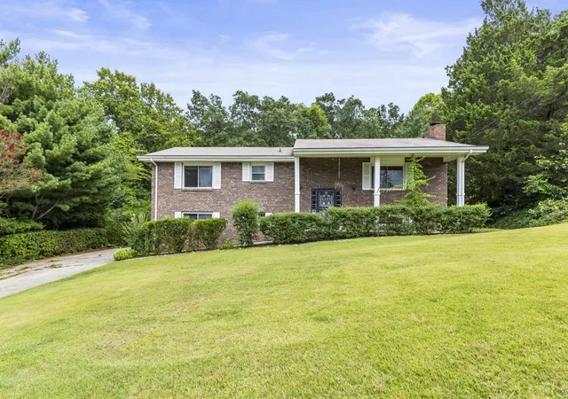 Photo 1 of Sale Pending at 325 Cindy Cir, Ringgold, GA 30736 | MLS# 1544361 | Listing updated on 2026-10-15