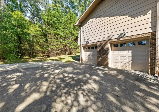 Photo 3 of Sale Pending at 6218 Glenridge Ln, Hixson, TN 37343 | MLS# 1544365 | Listing updated on 2026-10-19