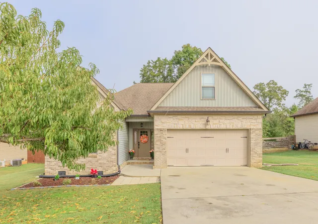 Photo 1 of Single family home for sale at 162 Stone Throw Ln, Chickamauga, GA 30707 | MLS# 1544390 | Listing updated on 2026-10-29