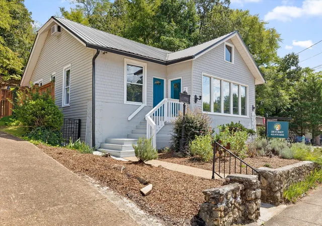 Photo 1 of House for sale at 1302 Hixson Pike, Chattanooga, TN 37405 | MLS# 1544582 | Listing updated on 2026-10-14