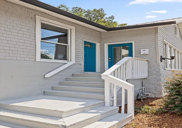 Photo 2 of House for sale at 1302 Hixson Pike, Chattanooga, TN 37405 | MLS# 1544582 | Listing updated on 2026-10-14