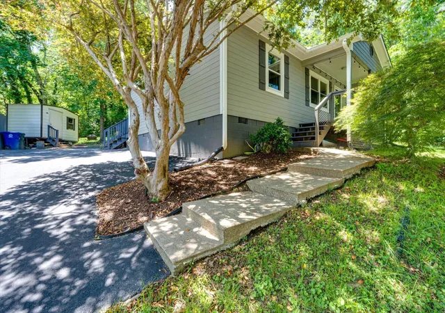 Photo 3 of Single family home for sale at 532 Lupton Dr, Chattanooga, TN 37415 | MLS# 1544444 | Listing updated on 2026-10-12