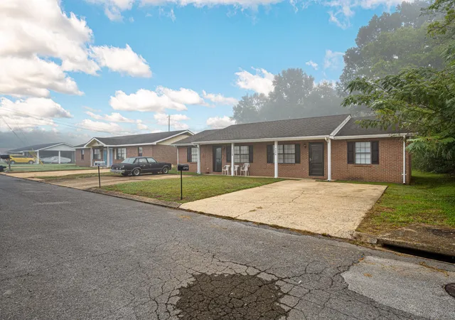 Photo 2 of Multi family home for sale at 900 Peppermill Rd, Chattanooga, TN 37411 | MLS# 1544552 | Listing updated on 2026-10-14