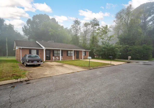 Photo 3 of Multi family home for sale at 900 Peppermill Rd, Chattanooga, TN 37411 | MLS# 1544552 | Listing updated on 2026-10-14