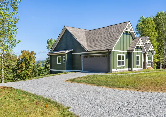 Photo 3 of Single family home for sale at 690 Preservation Dr, South Pittsburg, TN 37380 | MLS# 1544503 | Listing updated on 2026-10-13