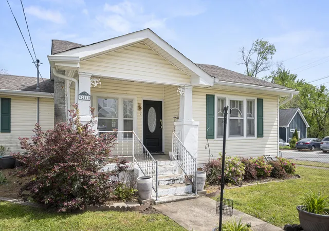 Single family home for sale at 910 S Highland Park Ave, Chattanooga, TN 37404 | MLS# 1544545