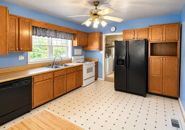 Photo 2 of Single family home for sale at 1637 Keeble St, Chattanooga, TN 37412 | MLS# 1544530 | Listing updated on 2026-10-13
