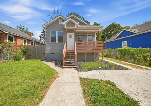 Photo 2 of Single family home for sale at 3906 6th Avenue, Chattanooga, TN 37407 | MLS# 1544598 | Listing updated on 2026-10-14