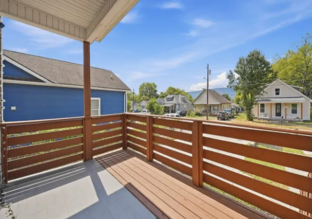 Photo 4 of Single family home for sale at 3906 6th Avenue, Chattanooga, TN 37407 | MLS# 1544598 | Listing updated on 2026-10-30