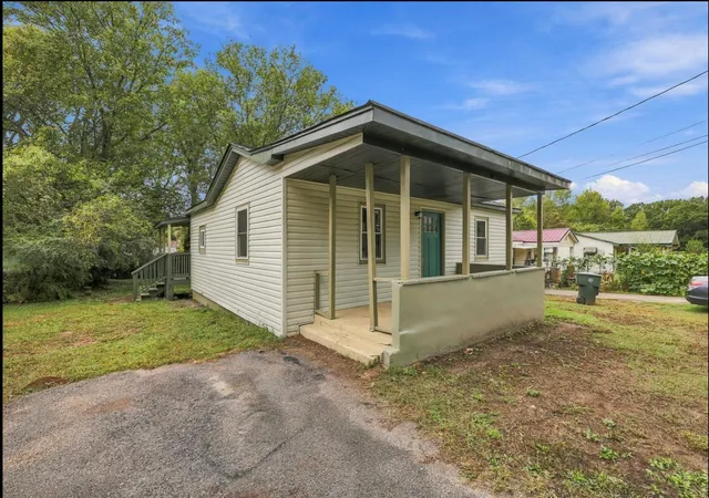 Photo 1 of Single family home for sale at 1006 E 30th Street, Chattanooga, TN 37407 | MLS# 1544579 | Listing updated on 2026-10-14