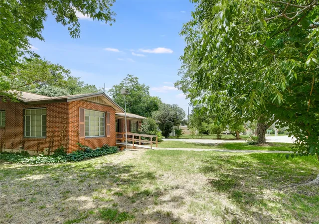 Photo 2 of Single family home for sale at 2901 W 45Th St, Austin, TX 78731 | MLS# 8857633 | Listing updated on 2026-10-16