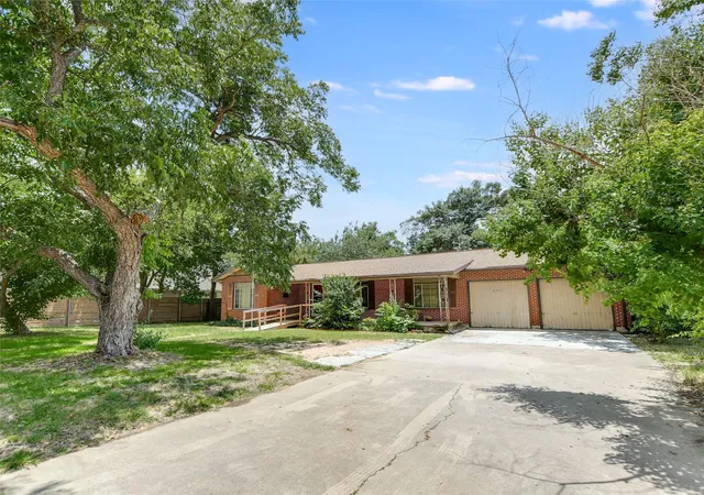 Photo 3 of Single family home for sale at 2901 W 45Th St, Austin, TX 78731 | MLS# 8857633 | Listing updated on 2026-10-16