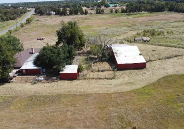 Photo 1 of Single family home for sale at 421 Fm 845, Cameron, TX 76520 | MLS# 2978505 | Listing updated on 2026-09-24
