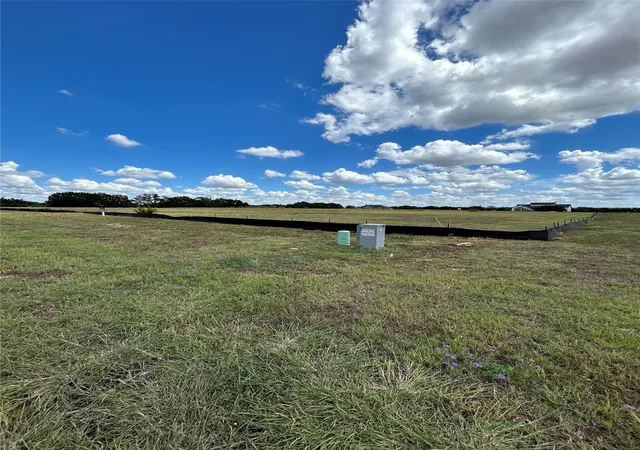 Photo 1 of Land for sale at 541 Arborland Dr, Georgetown, TX 78633 | MLS# 2272827 | Listing updated on 2026-09-11