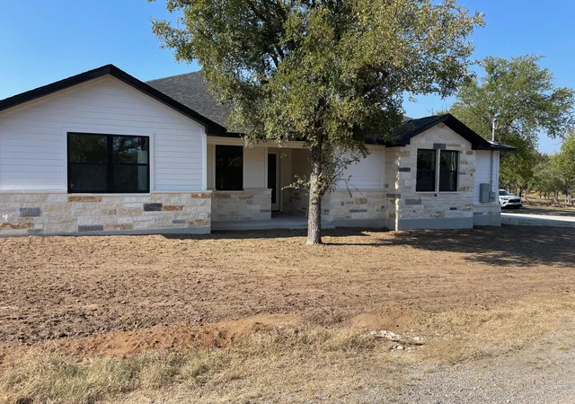 Photo 1 of Sale Pending at 1502 Green Valley Ln, Granite Shoals, TX 78654 | MLS# 5753091 | Listing updated on 2026-09-11