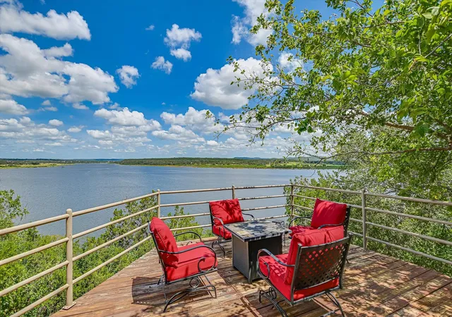Photo 1 of Single family home for sale at 102 Center Cove I, Spicewood, TX 78669 | MLS# 5469323 | Listing updated on 2026-09-14