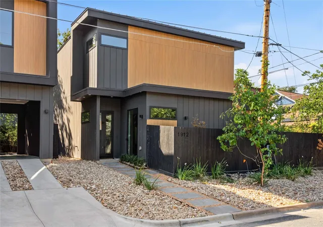 Photo 2 of Single family home for sale at 1912 South 3rd St, Austin, TX 78704 | MLS# 7295803 | Listing updated on 2026-09-13
