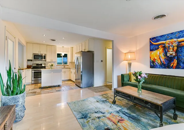 Photo 2 of Single family home for sale at 2805 S 5th Street, Austin, TX 78704 | MLS# 6684070 | Listing updated on 2026-10-08