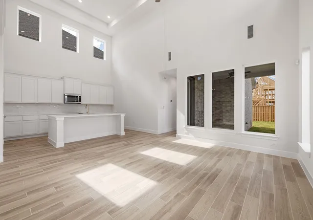 Photo 4 of Single family home for sale at 137 Emerald Grv Dr, Georgetown, TX 78633 | MLS# 3406083 | Listing updated on 2026-09-19