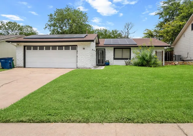 Single family home for sale at 512 Mulberry Dr, Austin, TX 78745 | MLS# 2602526