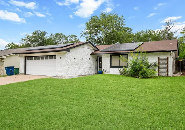 Photo 1 of Single family home for sale at 512 Mulberry Dr, Austin, TX 78745 | MLS# 2602526 | Listing updated on 2026-10-08
