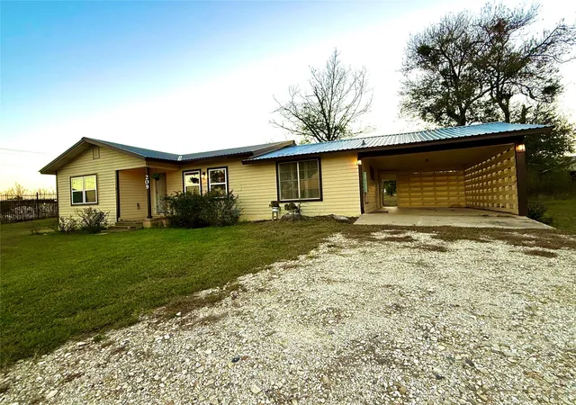 Photo 2 of Single family home for sale at 209 County Rd 310, Rockdale, TX 76567 | MLS# 5907853 | Listing updated on 2026-10-08