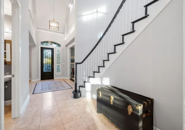 Photo 3 of Single family home for sale at 12013 Palisades Pkwy, Austin, TX 78732 | MLS# 4711032 | Listing updated on 2026-10-04
