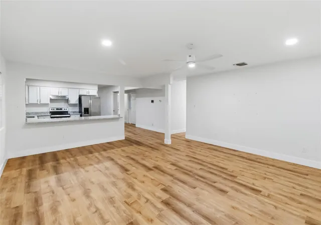 Photo 4 of Single family home for sale at 326 Pine View Loop, Bastrop, TX 78602 | MLS# 3414913 | Listing updated on 2026-10-12