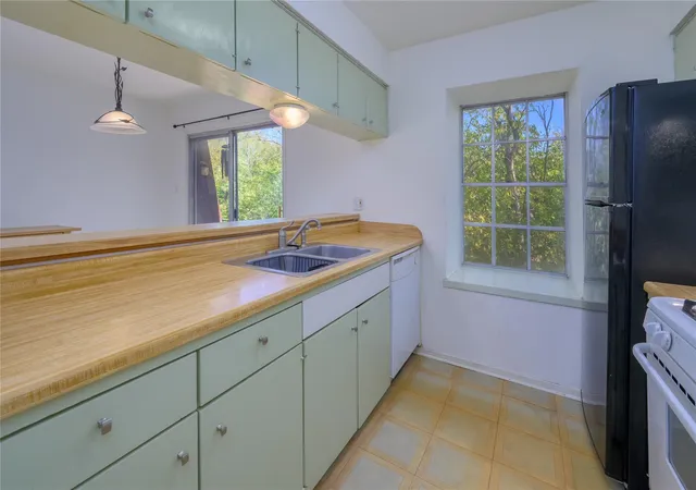 Photo 2 of Condo for sale at 7801 Shoal Crk Blvd #252, Austin, TX 78757 | MLS# 5284232 | Listing updated on 2026-10-05