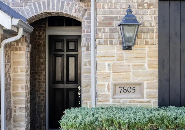 Photo 1 of Single family home for sale at 7805 Turnback Ledge Trl, Lago Vista, TX 78645 | MLS# 3890759 | Listing updated on 2026-10-05