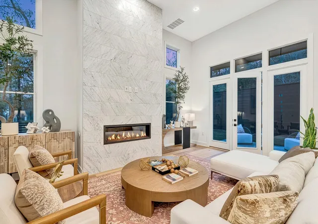 Photo 4 of Single family home for sale at 2707 Salek Vw, Austin, TX 78741 | MLS# 9132900 | Listing updated on 2026-09-14