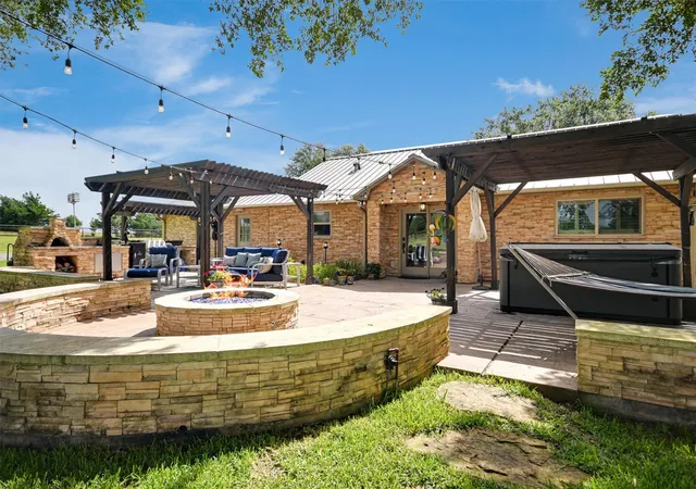 Photo 3 of House for sale at 1700 Plum Ln, Brenham, TX 77833 | MLS# 1582269 | Listing updated on 2026-09-14
