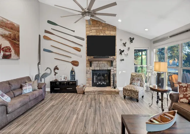 Photo 3 of Single family home for sale at 450 Pecan Crk Dr, Horseshoe Bay, TX 78657 | MLS# 9610905 | Listing updated on 2026-09-15