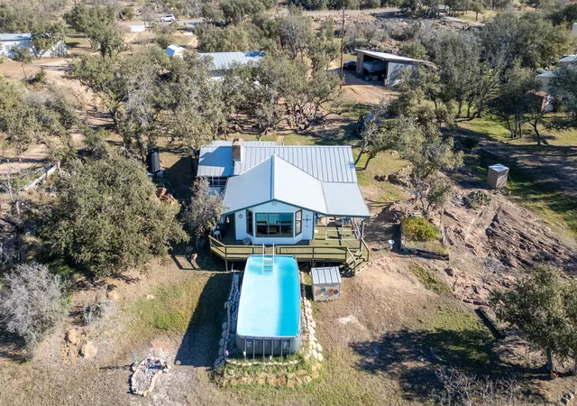 Photo 3 of Single family home for sale at 501 Bumpy Ridge Dr, Burnet, TX 78611 | MLS# 9644894 | Listing updated on 2026-09-22