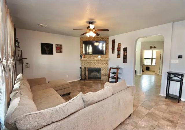 Photo 3 of Single family home for sale at 1712 Uhland Dr, Leander, TX 78641 | MLS# 4135666 | Listing updated on 2026-10-07