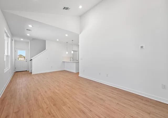 Listing Photo 4 - Condo for sale in building located at 497 Orleanian Dr, Buda, TX 78610 - Unit #C
