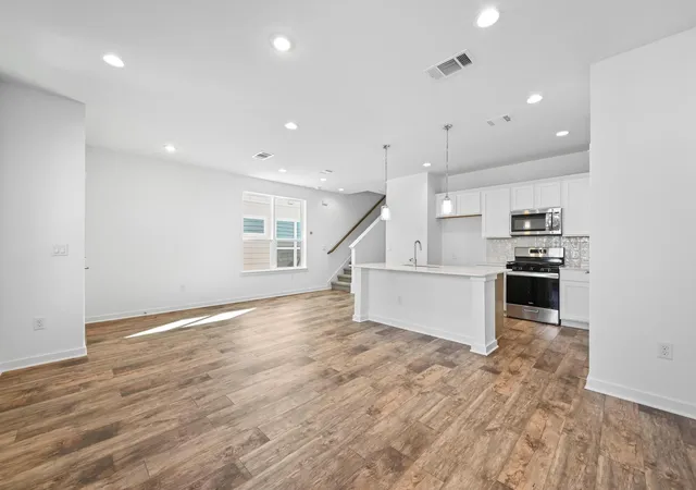 Photo 1 of Single family home for sale at 462 Orleanian Dr #B, Buda, TX 78610 | MLS# 2895702 | Listing updated on 2026-10-07
