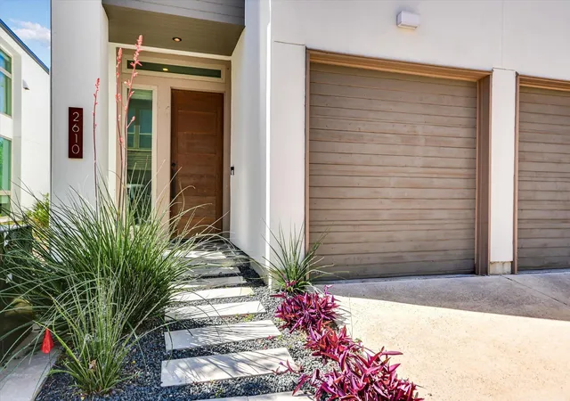 Photo 3 of Condo for sale at 2610 Watkins Way, Austin, TX 78746 | MLS# 5839416 | Listing updated on 2026-09-13